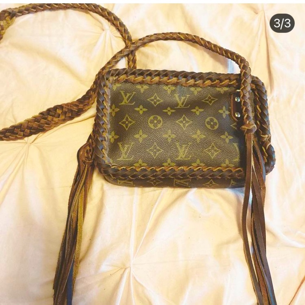 LV Vintage Trousse 23